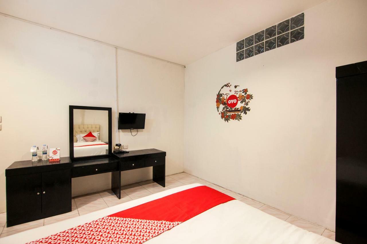 Oyo 529 Hotel Paninda Medan Dış mekan fotoğraf